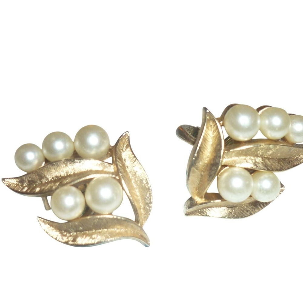 Vintage Crown Trifari Faux Pearl Leaf Clip On Earrings Gold Tone Brushed Finish